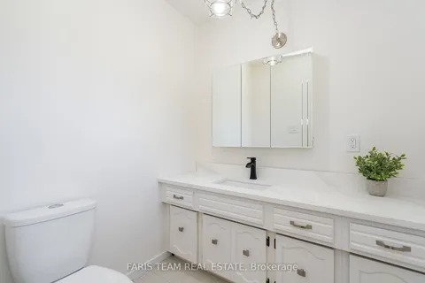 431 Innisfil St, Barrie, ON L4N 3H1