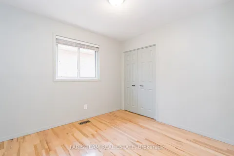 431 Innisfil St, Barrie, ON L4N 3H1