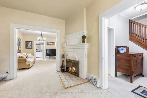 457 Queen St, Midland, ON L4R 3J3