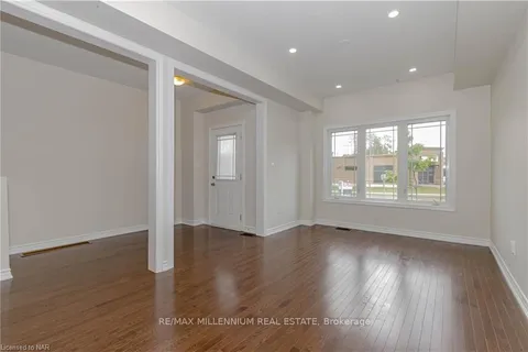 463 MAPLETON Ave, Barrie, ON L4M 0K6