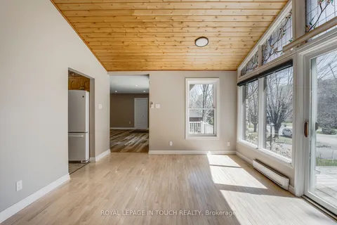 61 Beaufort Cres, Tiny, ON L9M 0B8