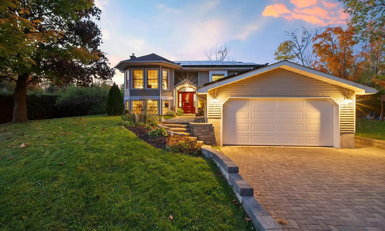 4 Rosemarie Dr, Oro-Medonte, ON L0L 1T0