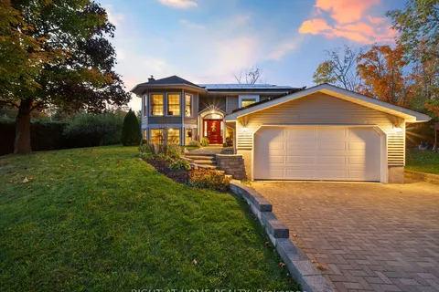4 Rosemarie Dr, Oro-Medonte, ON L0L 1T0