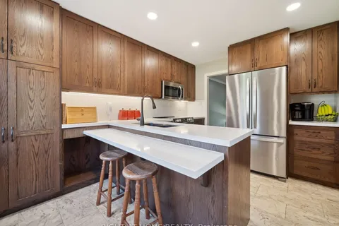 4 Rosemarie Dr, Oro-Medonte, ON L0L 1T0