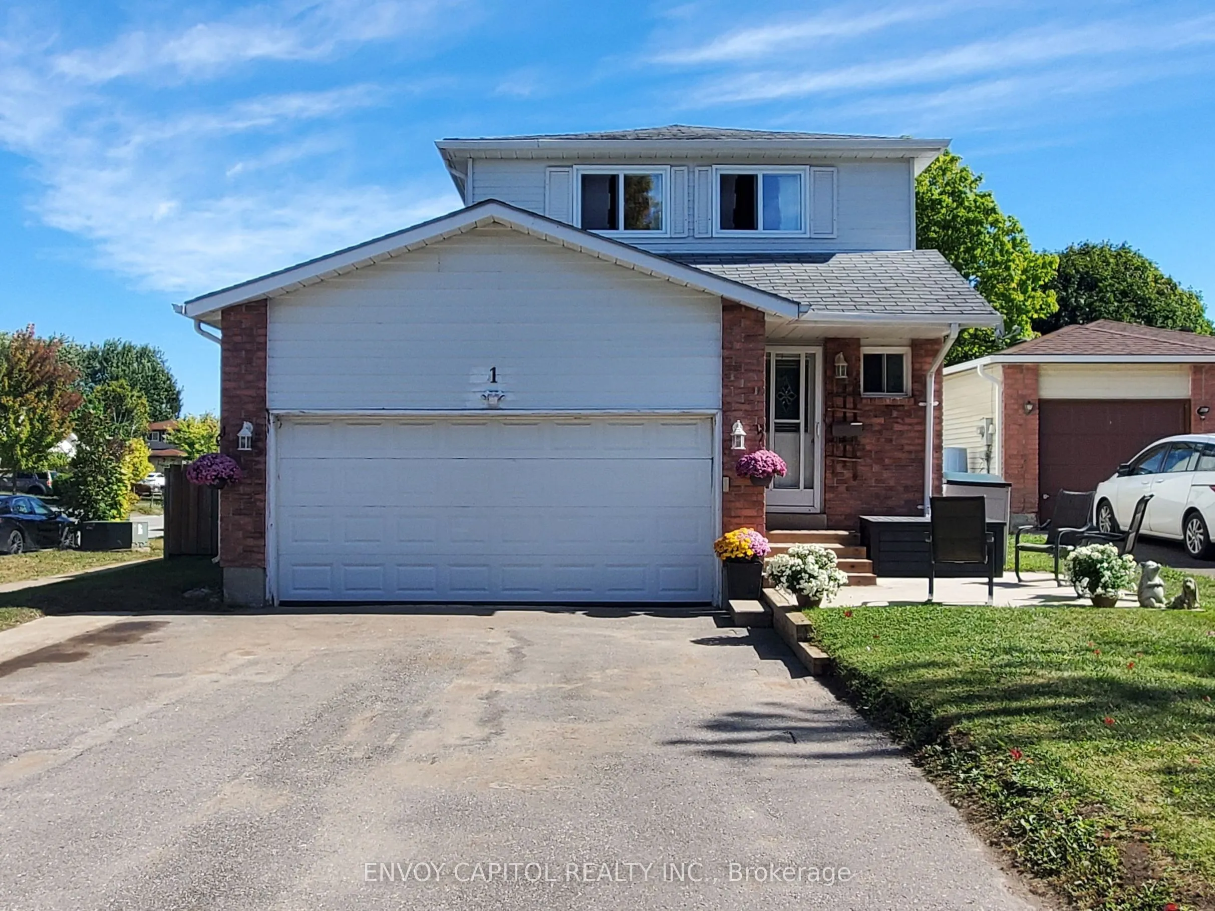 1 Mccuaig Court, Barrie, ON L4M 5S5