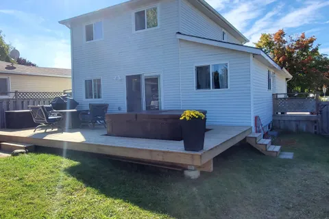 1 Mccuaig Court, Barrie, ON L4M 5S5