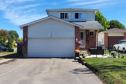 1 Mccuaig Court, Barrie, ON L4M 5S5