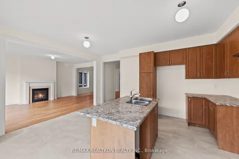 45 Prudhoe Terr, Barrie, ON L9S 2Z8