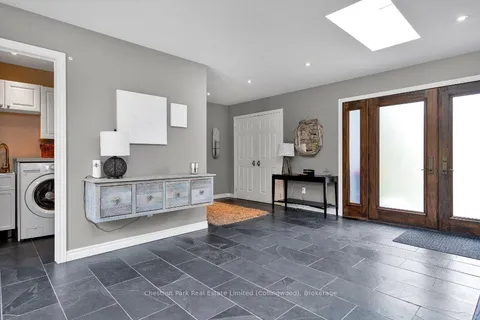 11 Woodview Dr, Clearview, ON L9Y 3Y9