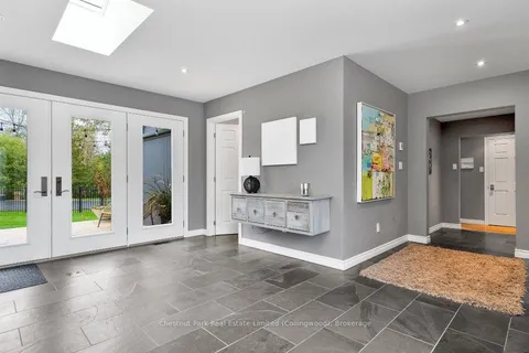 11 Woodview Dr, Clearview, ON L9Y 3Y9