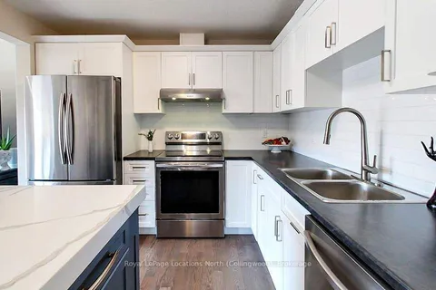 4 Archer Ave, Collingwood, ON L9Y 3B7