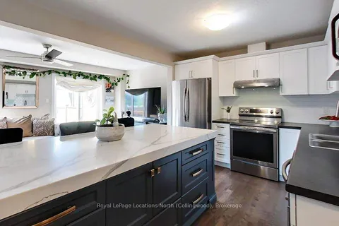4 Archer Ave, Collingwood, ON L9Y 3B7