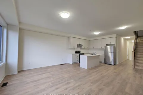 30 Bluebird Lane, Barrie, ON L9J 0M3