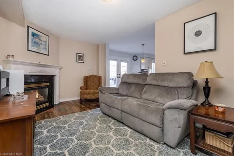 22 GRACE Cres, Barrie, ON L4N 9S8