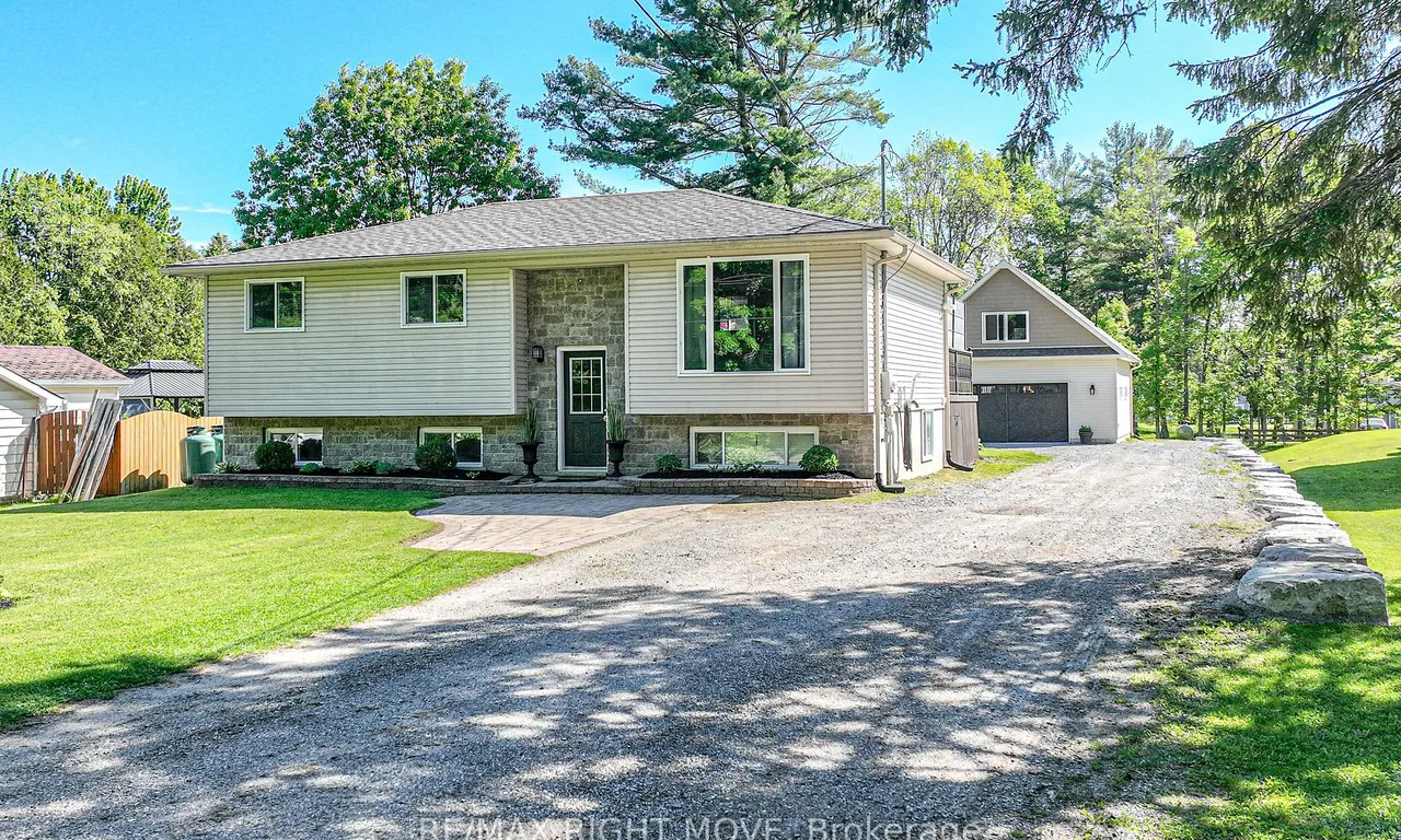 3015 Sparrow Lake Rd, Severn, ON L0K 2B0