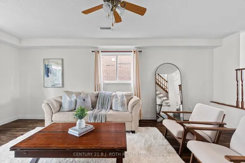 28 CHARLESON Dr, Barrie, ON L4N 8N7
