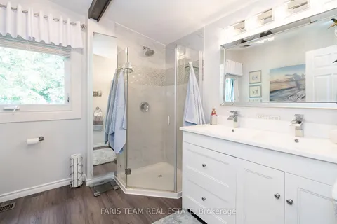 31 Birch Grove Dr, Oro-Medonte, ON L4M 4Y8