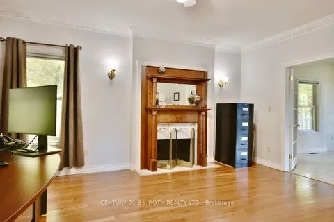 85 Old Country Rd, Oro-Medonte, ON L0K 1N0