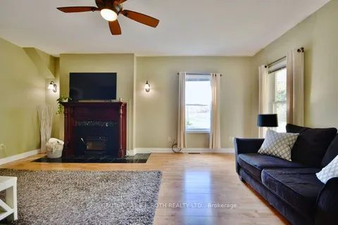 85 Old Country Rd, Oro-Medonte, ON L0K 1N0