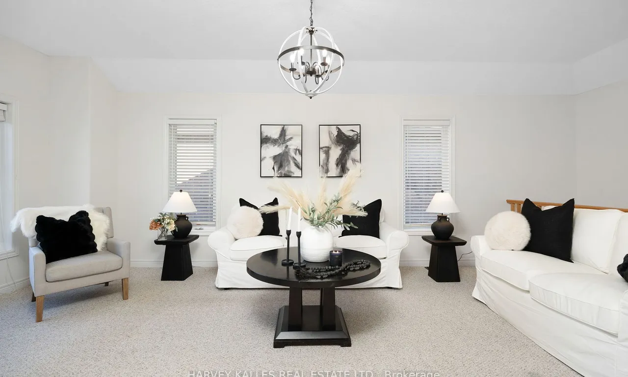 12 Chamberlain St, Collingwood, ON L9Y 0E3