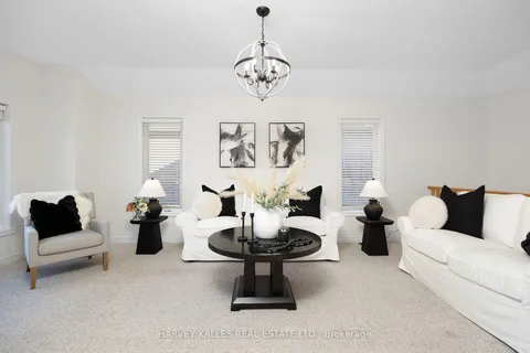 12 Chamberlain St, Collingwood, ON L9Y 0E3