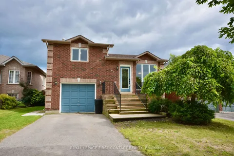61 Holly Meadow Rd, Barrie, ON L4N 0E3
