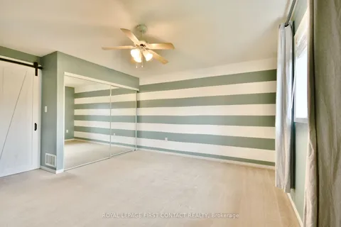 61 Holly Meadow Rd, Barrie, ON L4N 0E3