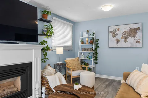 39 Corbett Dr, Barrie, ON L4M 5S9
