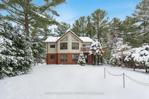 84 Wendake Rd, Tiny, ON L0L 2T0