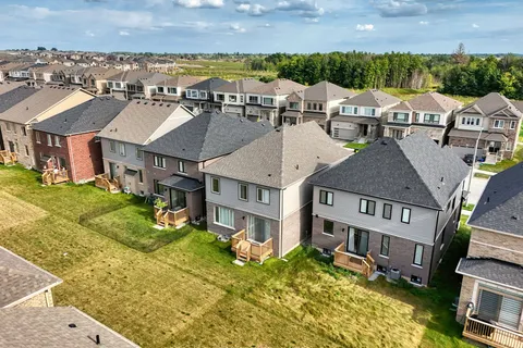 25 Shepherd Dr, Barrie, ON L9J 0K4