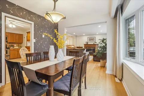 300 Duckworth St, Barrie, ON L4M 3X4