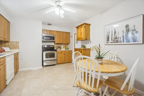 300 Duckworth St, Barrie, ON L4M 3X4