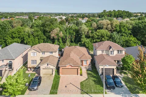 134 Country Lane, Barrie, ON L4N 0N2