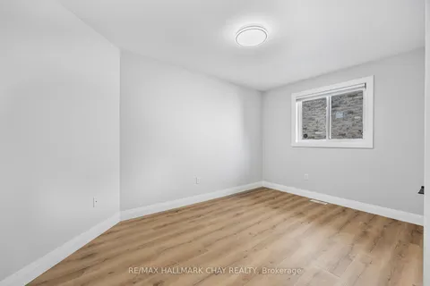 134 Country Lane, Barrie, ON L4N 0N2