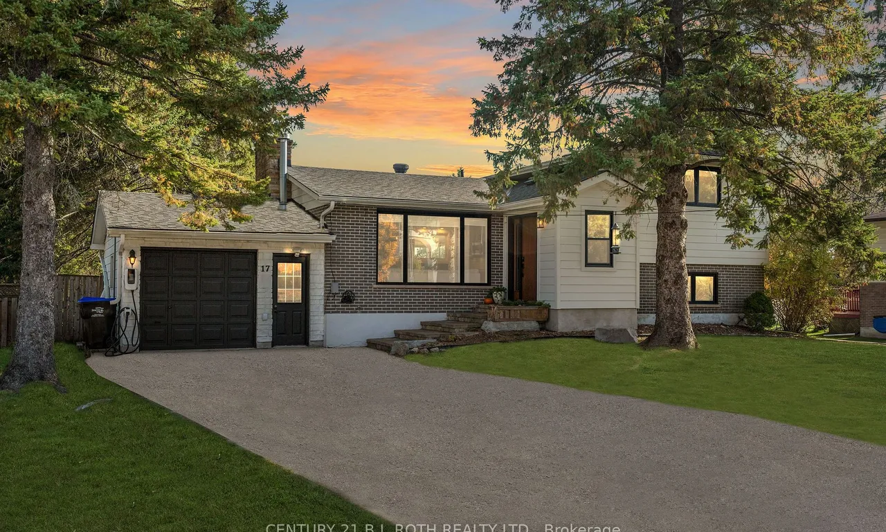 17 Finlay Mill Rd, Springwater, ON L9X 0N7