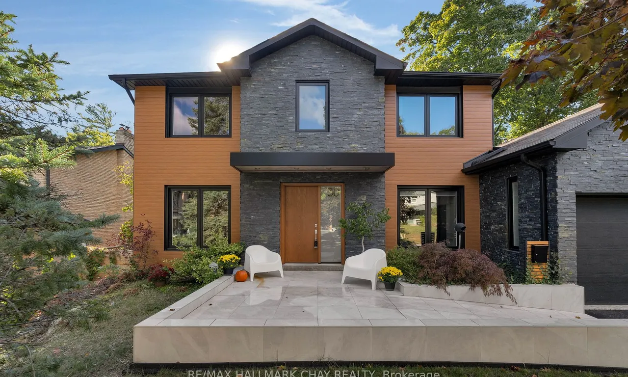 30 Valley Dr, Barrie, ON L4N 4R9