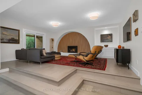 30 Valley Dr, Barrie, ON L4N 4R9