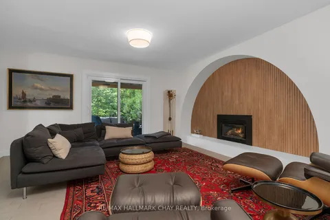 30 Valley Dr, Barrie, ON L4N 4R9
