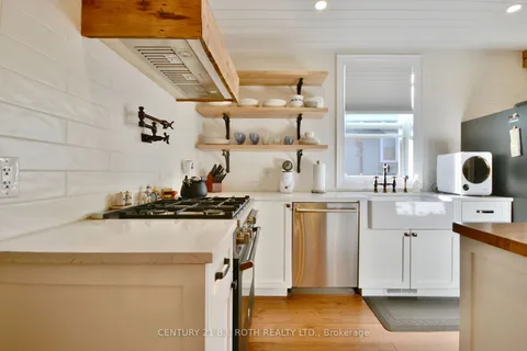 3429 Penetanguishene Rd, Oro-Medonte, ON L4M 4Y8