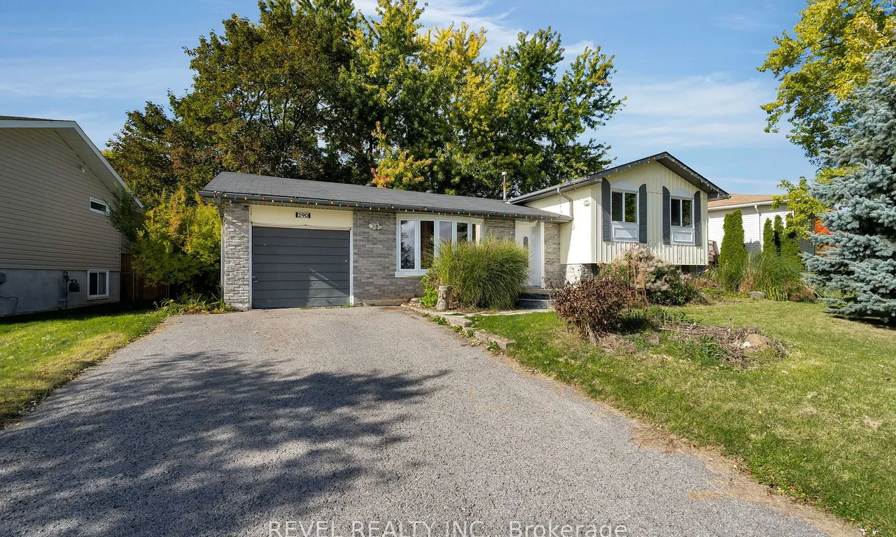 290 Pine Dr, Barrie, ON L4N 4H8