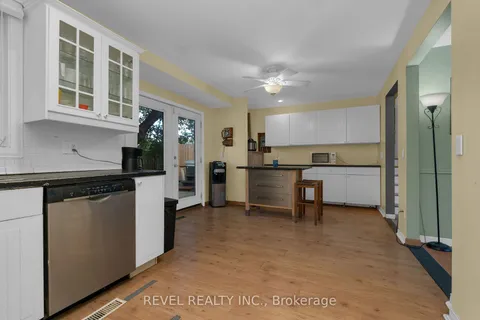 290 Pine Dr, Barrie, ON L4N 4H8