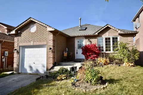 16 Waddington Cres, Barrie, ON L4N 8C8