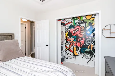 99 Churchland Dr, Barrie, ON L4N 8P1