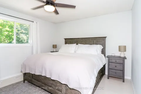 99 Churchland Dr, Barrie, ON L4N 8P1