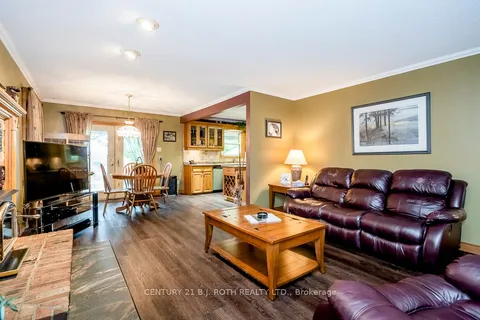 301 4 Concession Road, Tiny, ON L0L 2T0