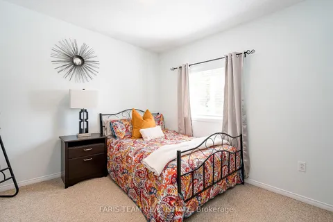 66 Clute Cres, Barrie, ON L4N 8S7