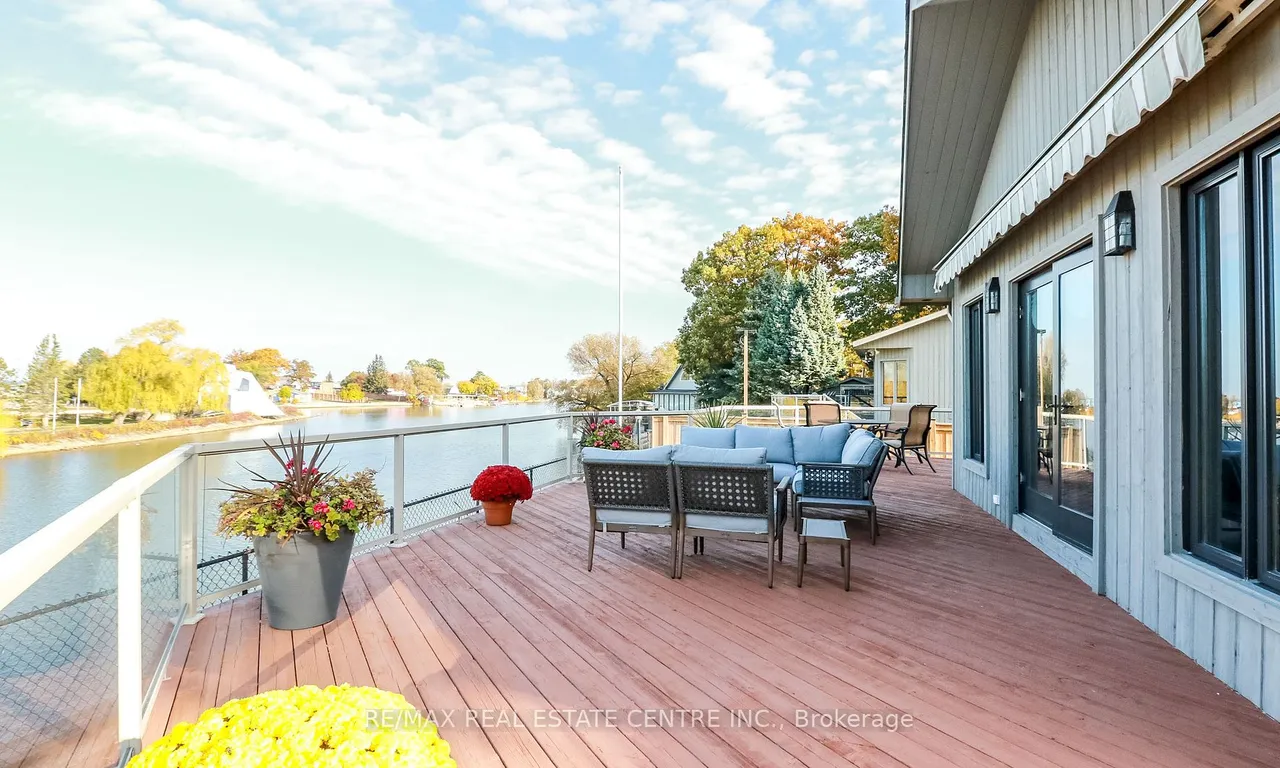 138 Glenwood Dr, Wasaga Beach, ON L9Z 2K5