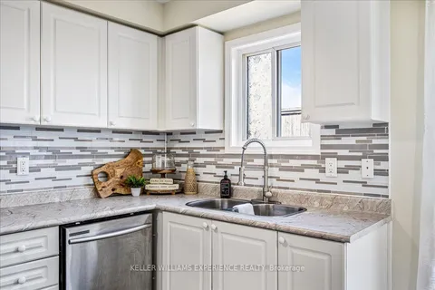 59 Hawthorne Cres, Barrie, ON L4N 9Y7