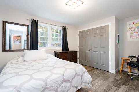 33 Frank St, Wasaga Beach, ON L9Z 1P9