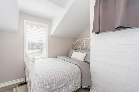131 Rodney St, Collingwood, ON L9Y 1E2